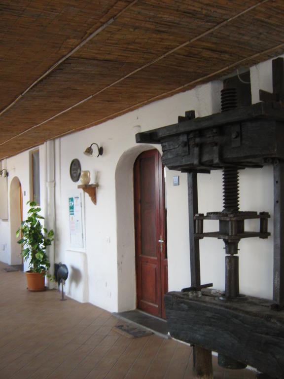 Albergo Seaside Leni Zewnętrze zdjęcie